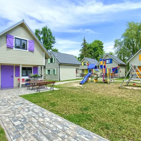 Ferienhaus Kolorowe Rewal, 200m Do Plazy, Morza Uwielbiany Przez Rodziny Z Dziecmi
